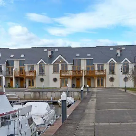 At Water Edge Holiday home *